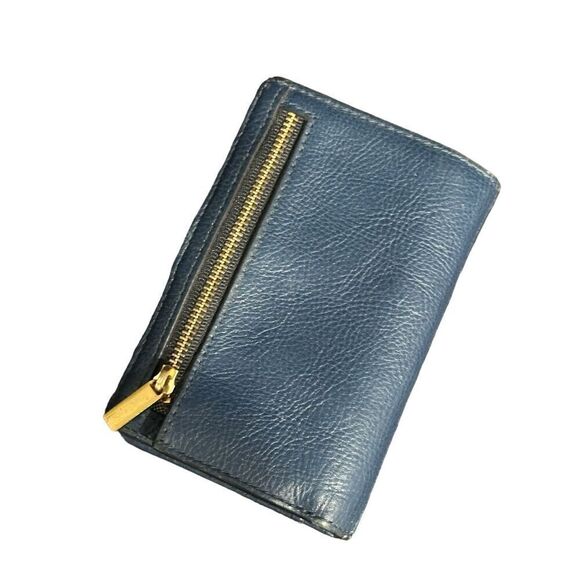 Nice blue Fossil Liza Multifunction wallet preowned condition - Picture 3 of 6